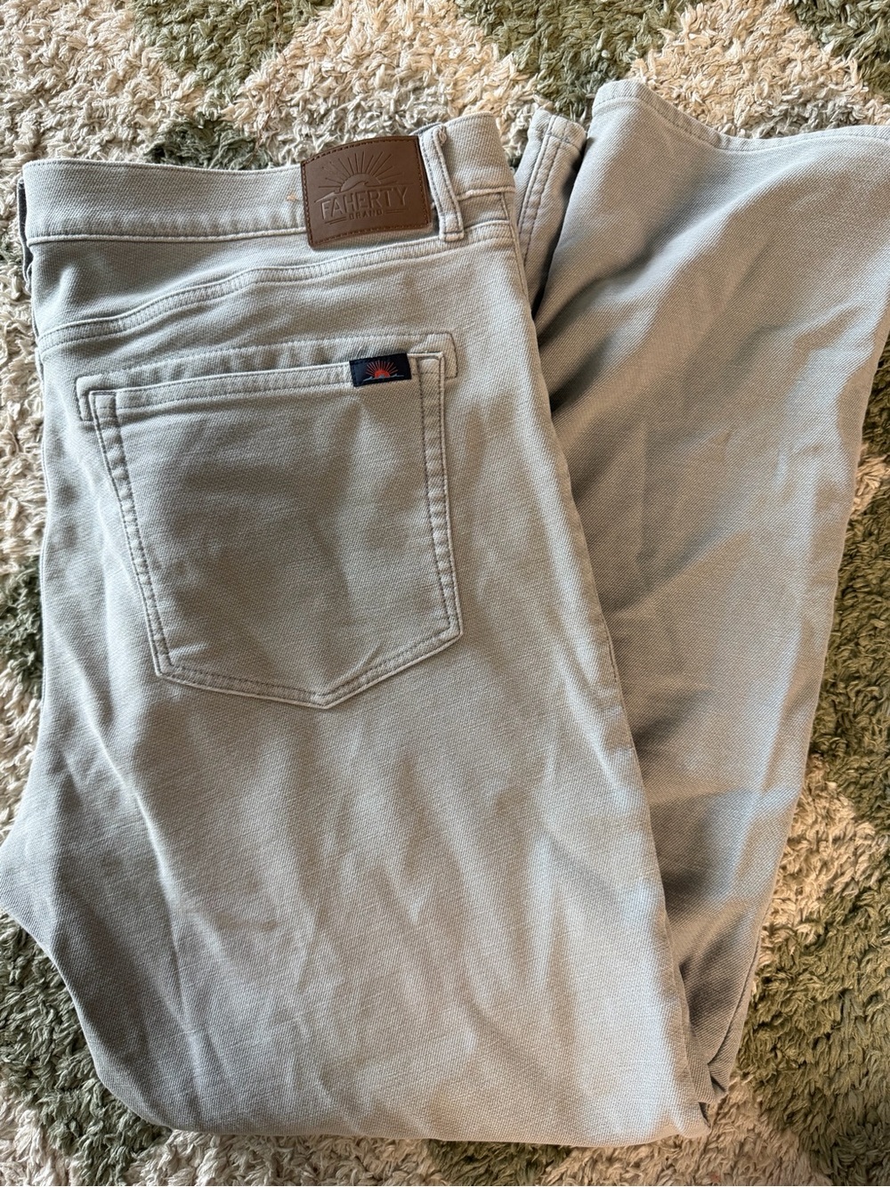 Faherty Men’s Straight Jeans in Light Gray